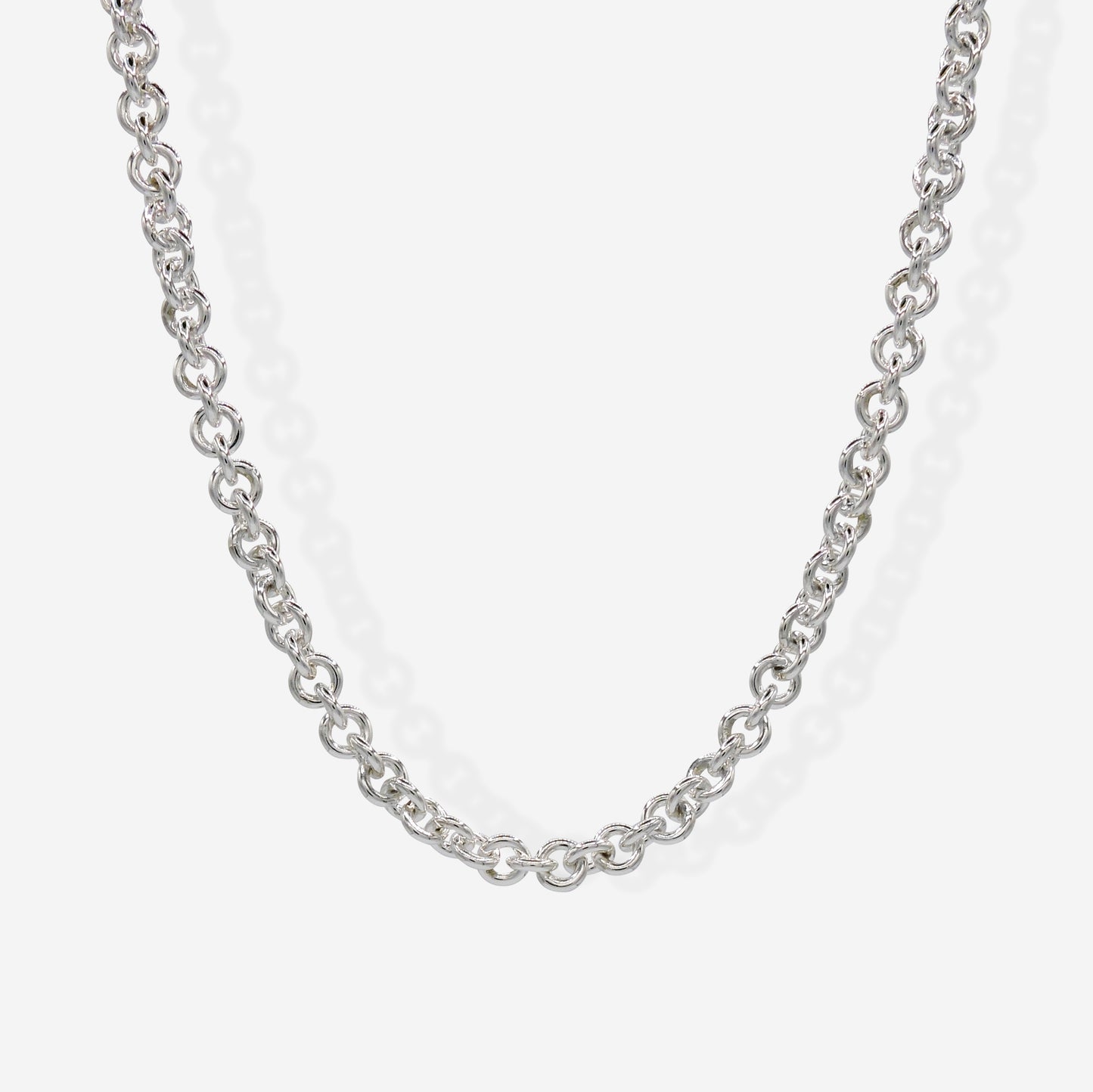 The Carnival chain emulates the look of a beaded necklace with its uniform, interlocking circle links.